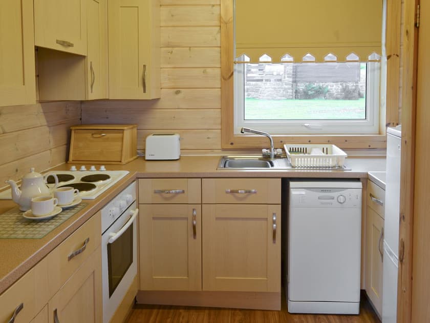Well-equipped fitted kitchen | Lodge 18, Woolsery, Bideford