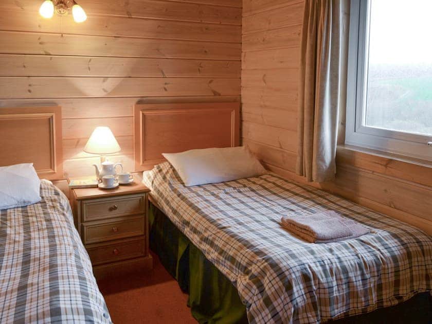 Light and airy twin bedroom | Lodge 18, Woolsery, Bideford
