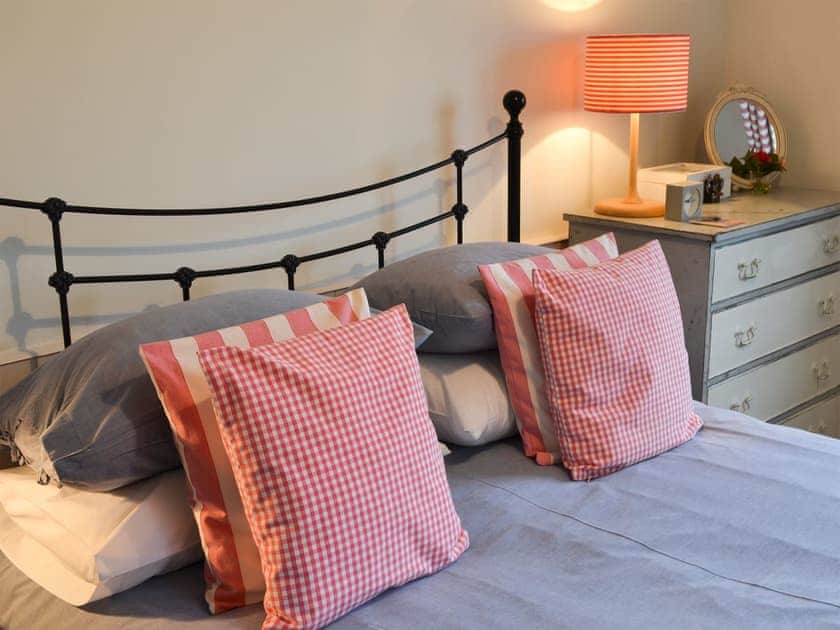 Tranquil bedroom with kingsize bed | Violet Cottage, Kingsdown, near Deal