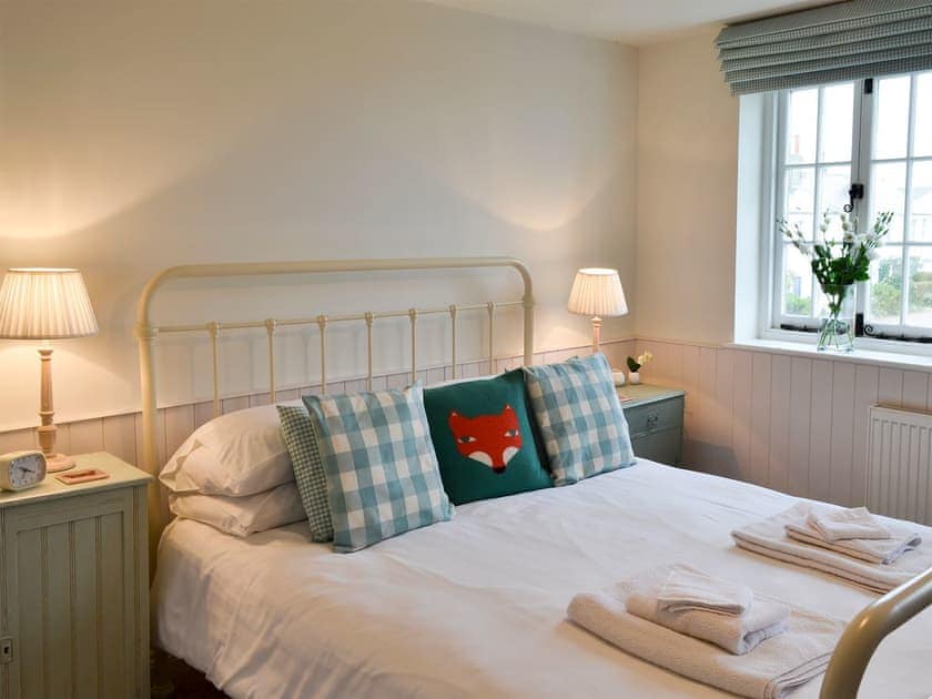 Double bedroom | Violet Cottage, Kingsdown, near Deal