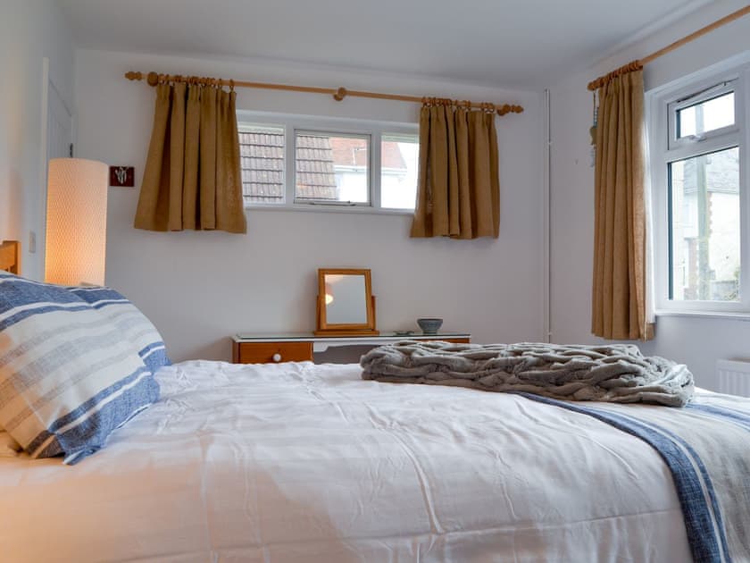 Double bedroom | Sea Breezes, Totland