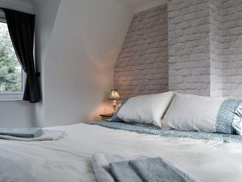 Double bedroom | Sea Breezes, Totland