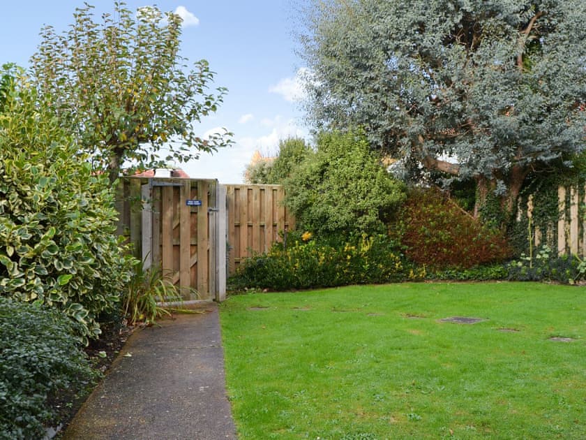Rear garden | Sea Breezes, Totland