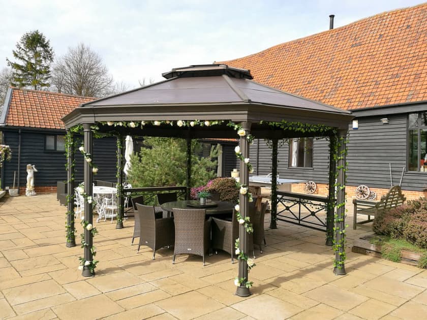 Sitting-out-area | Doves Barn, Badley, near Needham Market