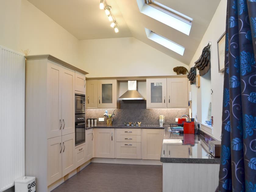 Well equipped kitchen | Langside, Kingussie