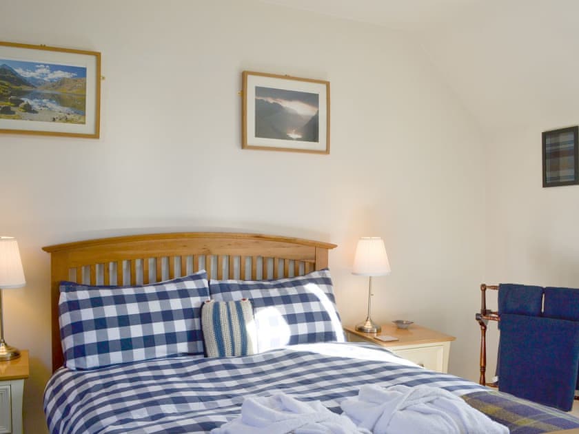 Comfy double bedroom | Langside, Kingussie
