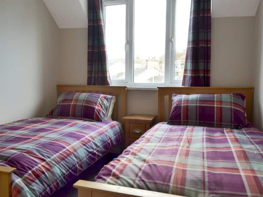 Twin bedroom | Lake View, Bowness-on-Windermere