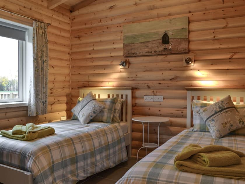 Twin bedroom | Teal Lodge - Mackinder Farms, Brayton, Selby