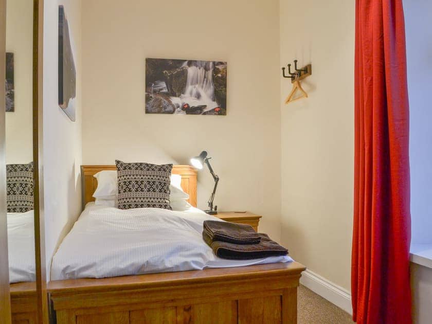 Lovely single bedroom | Chartfield, Windermere