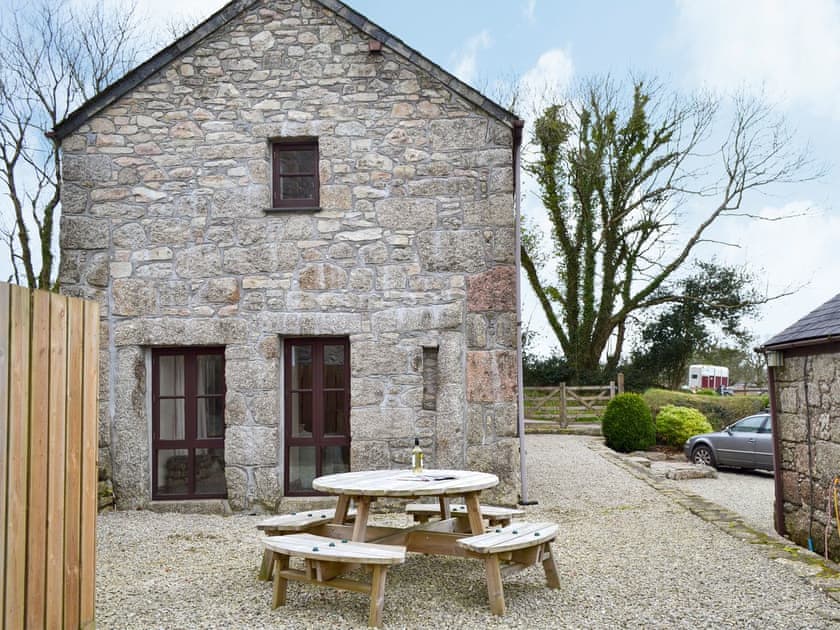 Sitting-out-area | Trevellyan Barn, St Austell