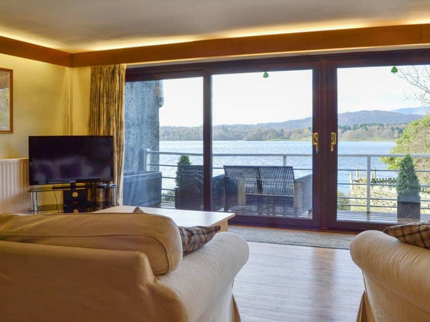 Wonderful views over Lake Windermere from the living room | Waterhead Studio, Near Ambleside