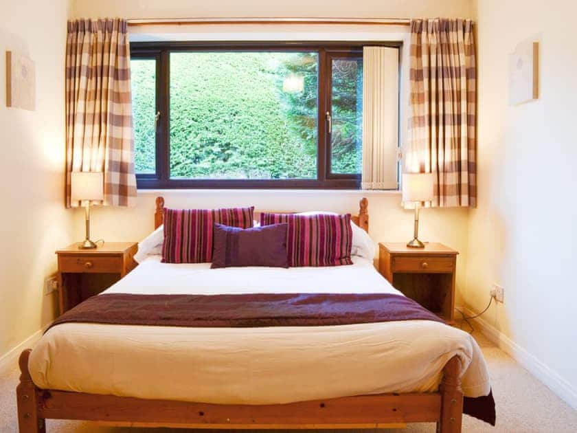 Cosy and welcoming double bedroom | Waterhead Studio, Near Ambleside