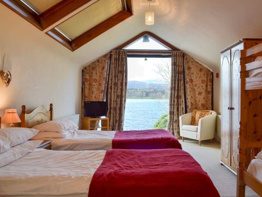 Twin bedded room with bunk beds | Waterhead Studio, Near Ambleside
