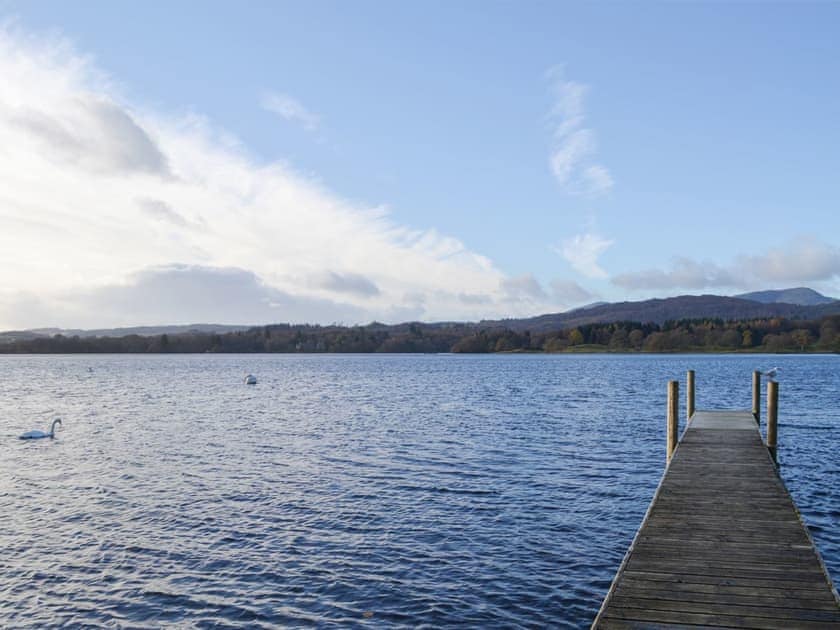 Shared jetty and lakeside seating area | Waterhead Studio, Near Ambleside
