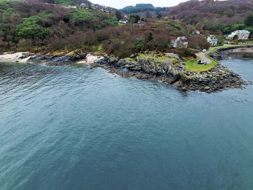 Beautiful scenery surrounds this lovely cottage | Devana Croft, Tarbert