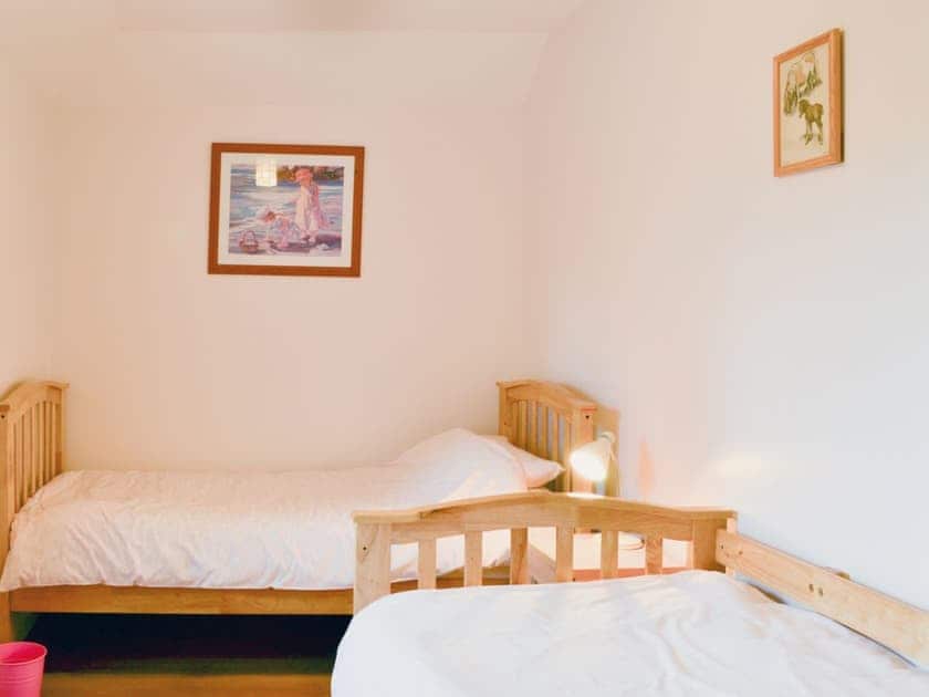 Lovely twin bedded room | Digger’s Cottage, Near Lauder
