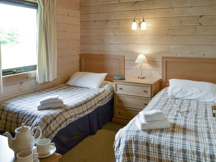 Good-sized twin bedroom | The Retreat, Bideford, near Northam