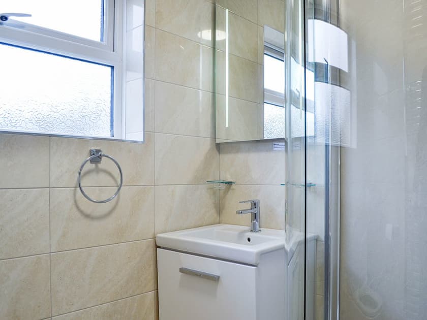 Delightful shower room | La’al Gem, Keswick