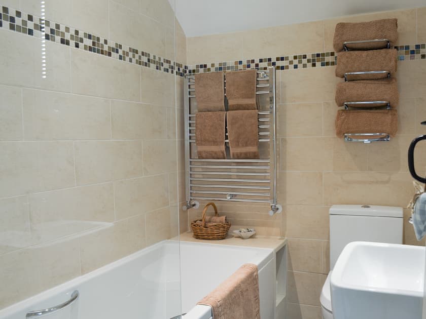 Well presented bathroom | The Causeway, Eyam, near Bakewell