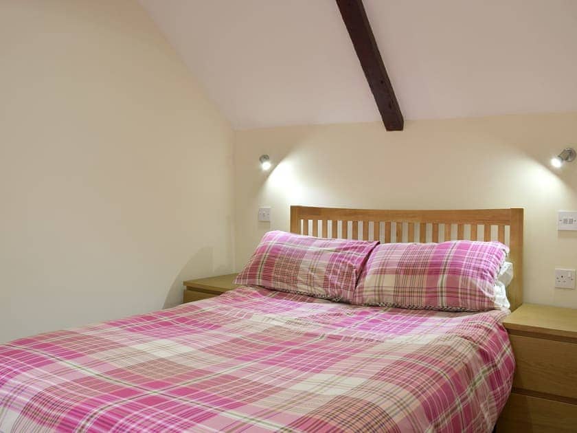 Bedroom with comfy double bed and an additional single bed | Carthouse Cottage - Ivy Court Cottages, Llys-y-Fran