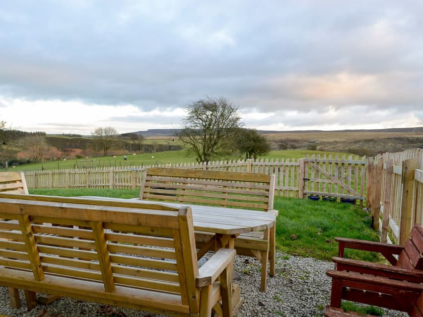 Enclosed lawned garden and furniture | Cleiriach, Llansannan, near Betws-y-Coed