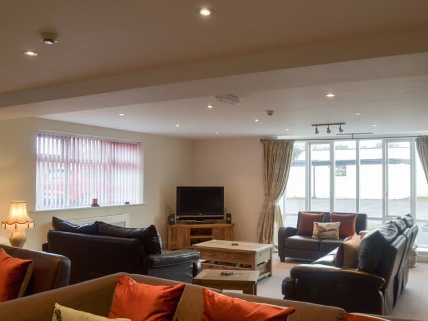 Spacious living room | Whitton Lodge, Hardstoft, near Chesterfield