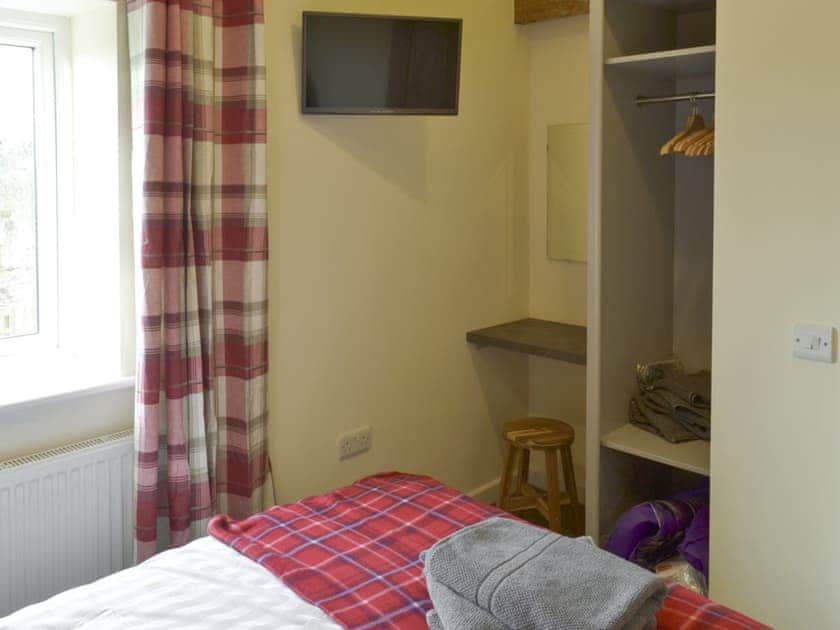 Ample storage within double bedroom | Milk Churn - Hayes Farm Mews, Luton, near Newton Abbot