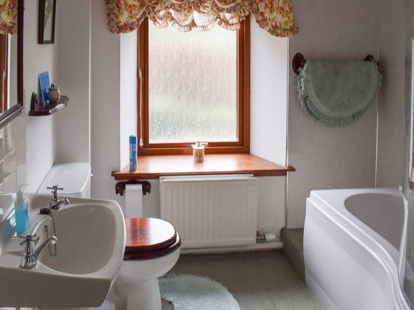 Lovely bathroom | Tigh Na Bruaich, Keltneyburn, by Aberfeldy