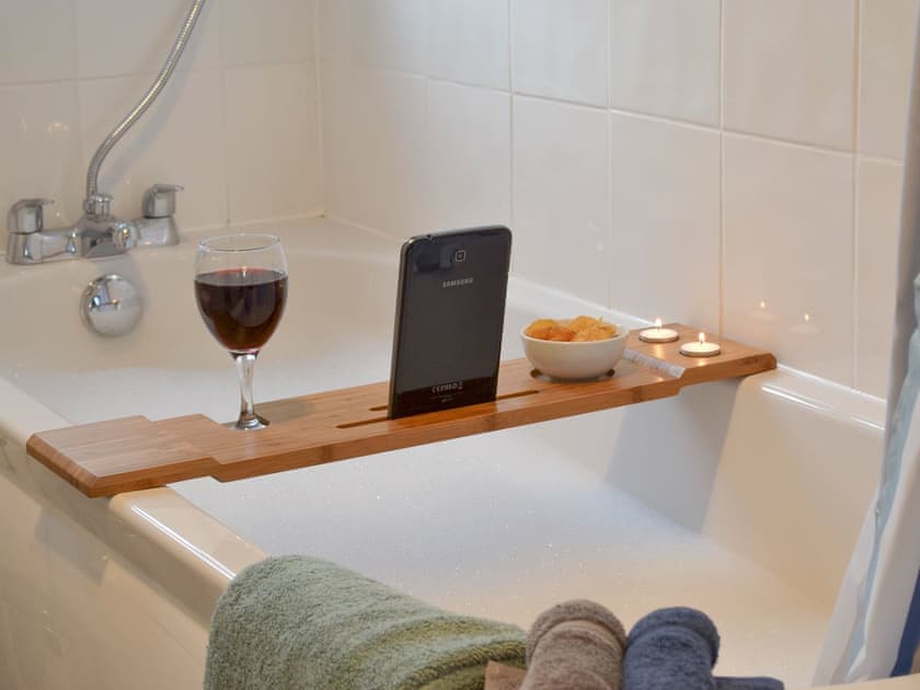 Relaxing family bathroom | Church Court Cottage, Beeford, near Hornsea