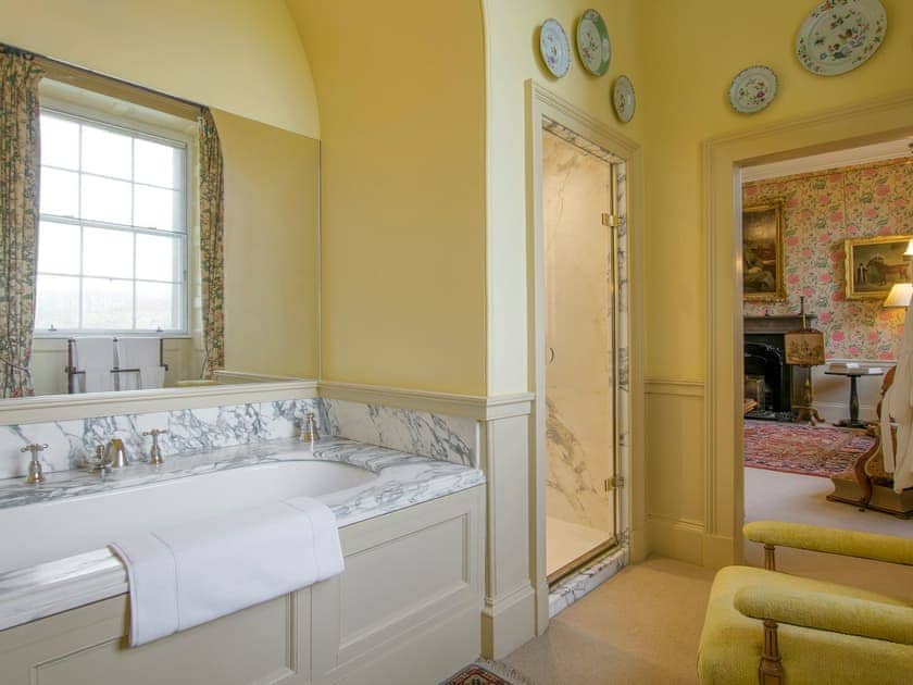 Amber en-suite bathroom with shower cubicle – first floor | Broughton Hall - Broughton Hall Estate, Broughton, near Skipton