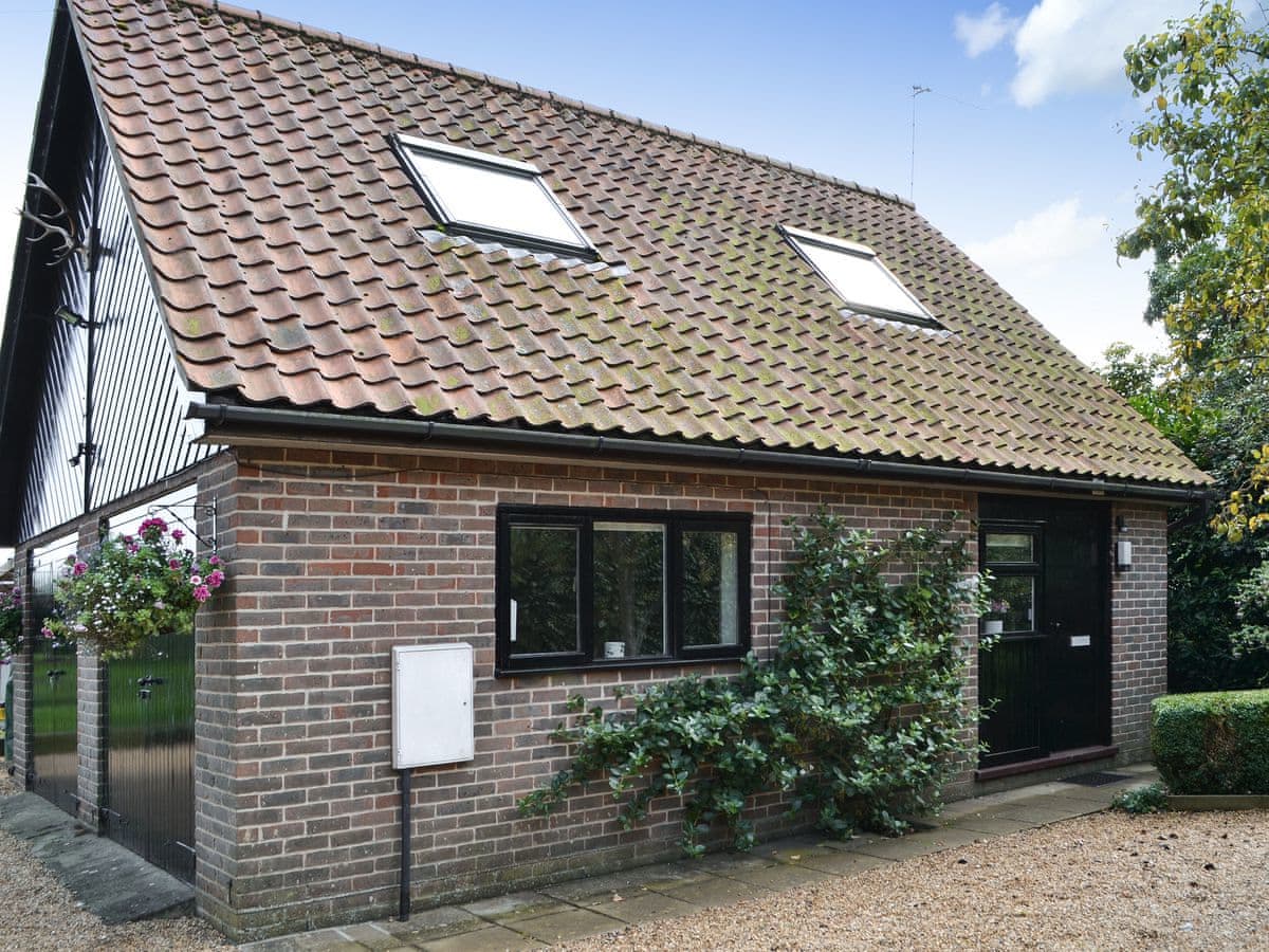 Broad Cottage Boathouse Ref Ukc2435 In Ranworth Near Wroxham