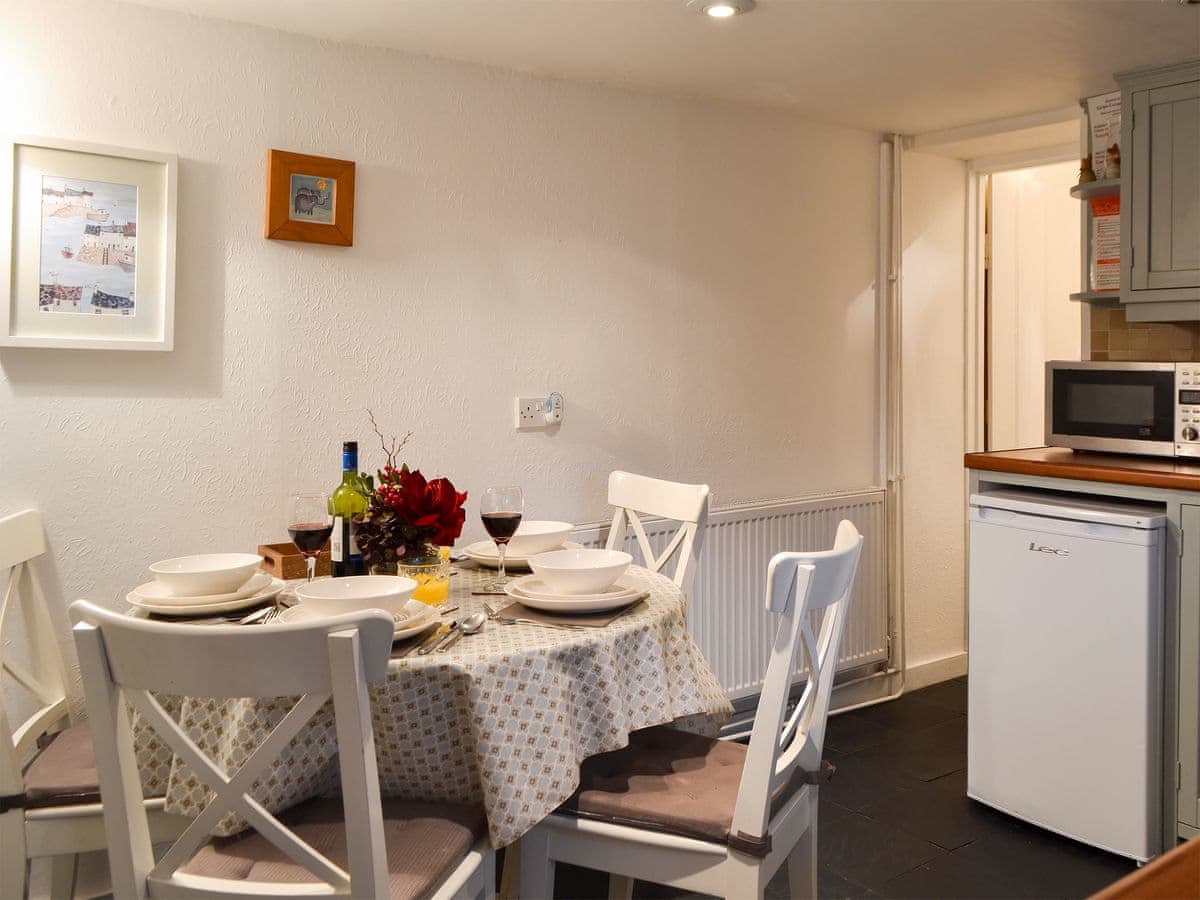 Rose Cottage Ref 27231 In Rottingdean Near Brighton Sussex