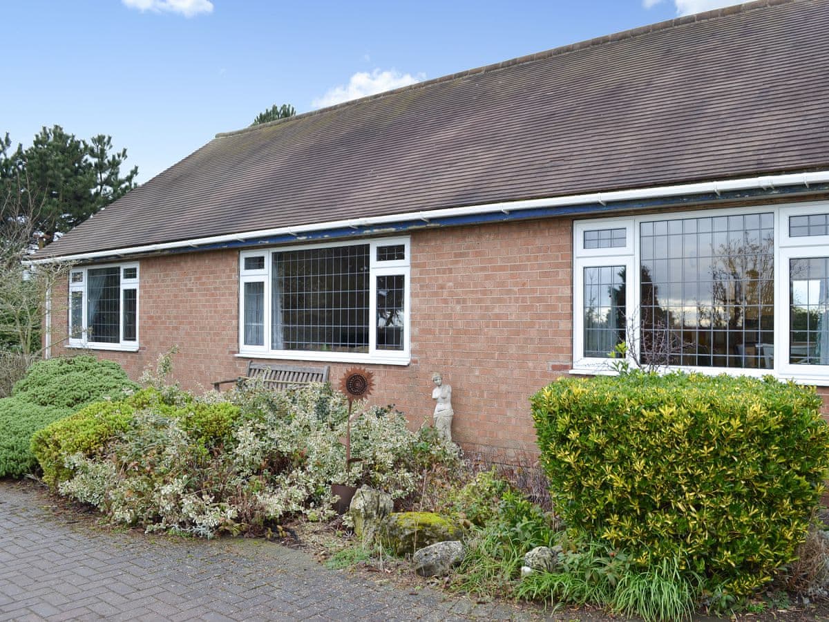 Self-catering cottages in Claxton