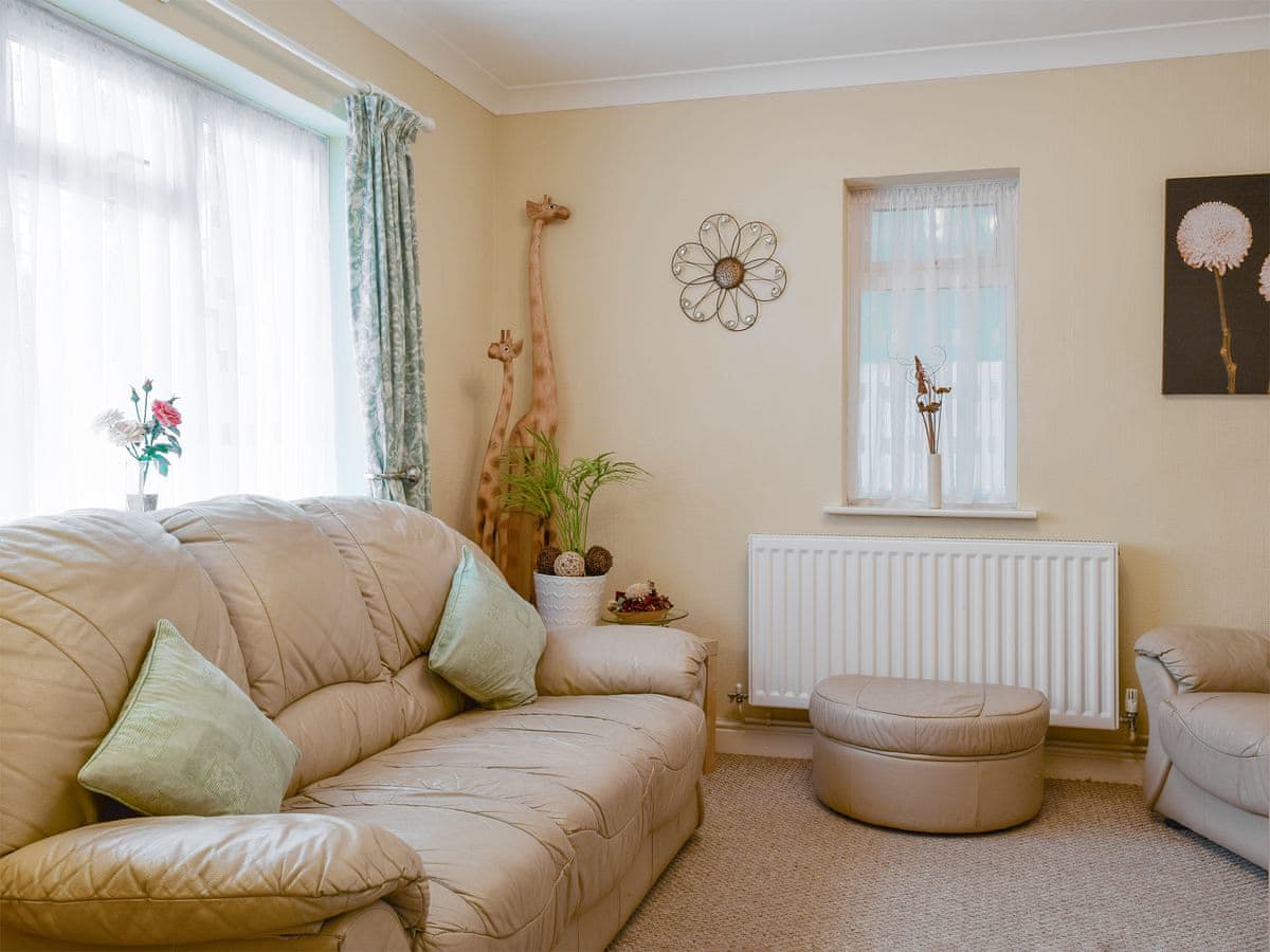 Lena's Lodge - Holiday lodge in Central England - Image 2