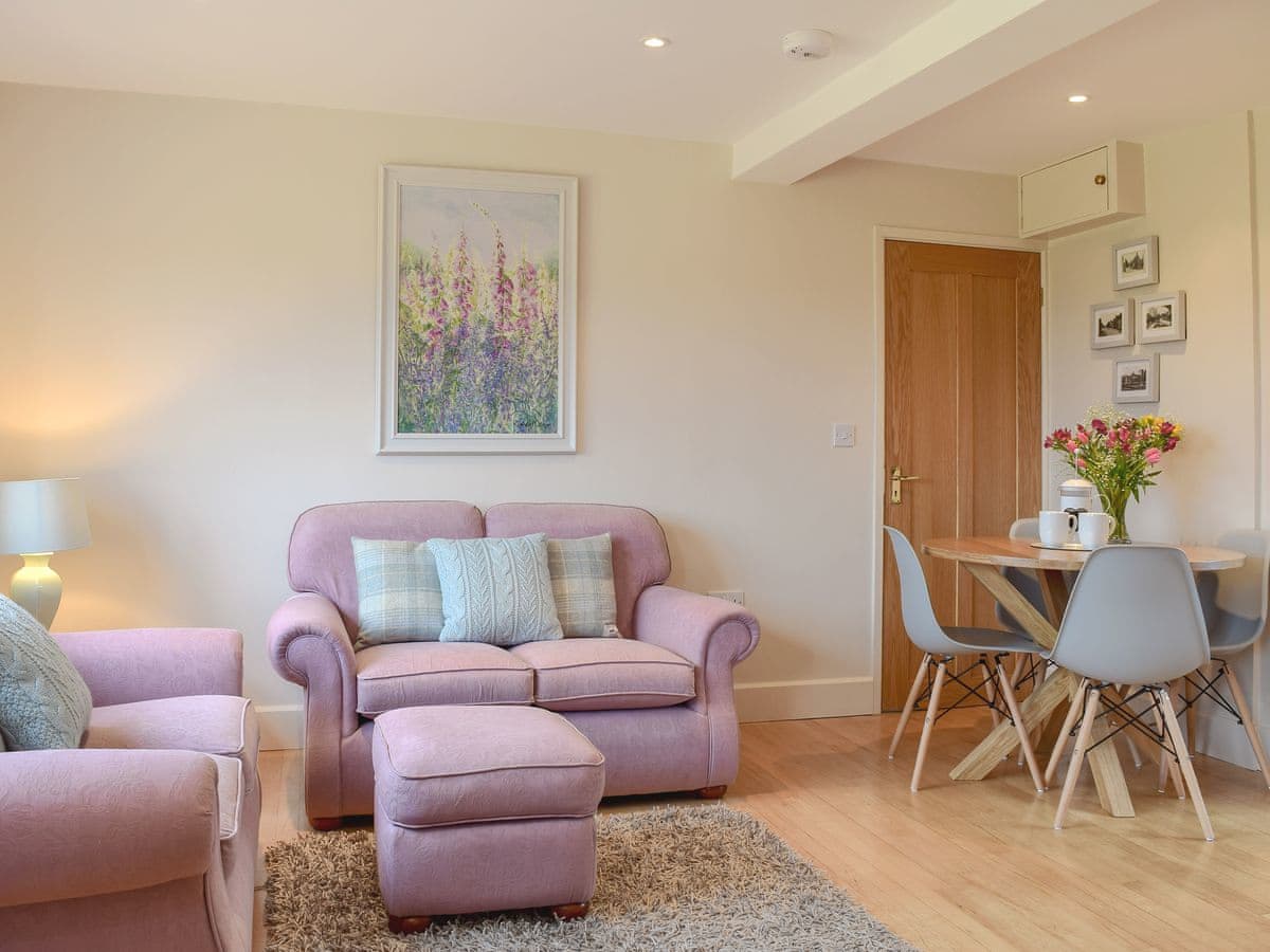The Lodge at Elmley Meadow - Holiday lodge in Central England - Image 3