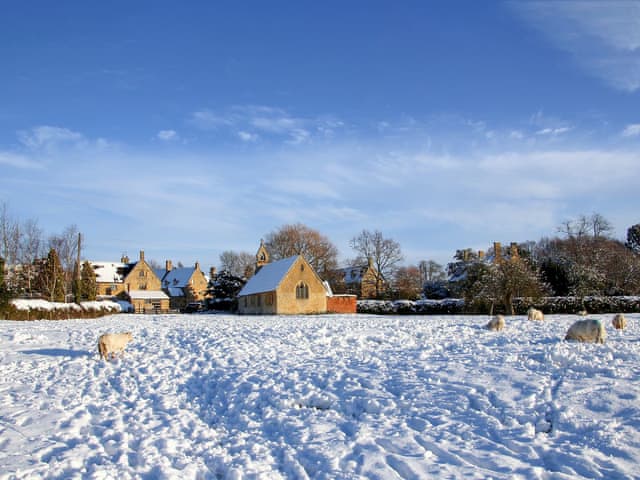 Willow Cottage Ref 19641 In Paxford Near Chipping Campden