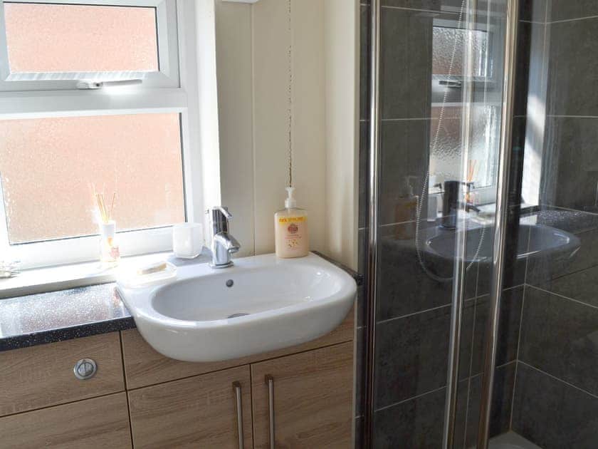 Shower room | Plover Cottage, Milford on Sea