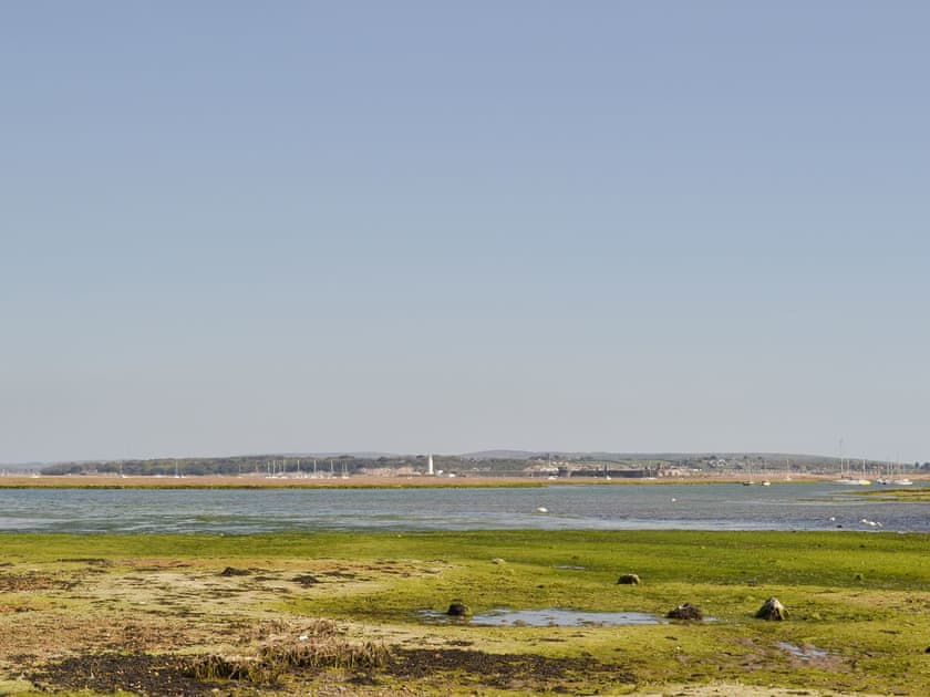 Surrounding area | Plover Cottage, Milford on Sea