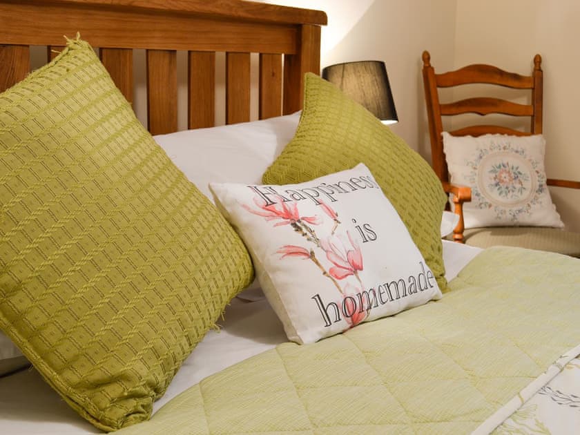 Homely touches in the master bedroom | Ty Hir - Bwlchgwyn Equestrian Holidays, Arthog, near Fairbourne