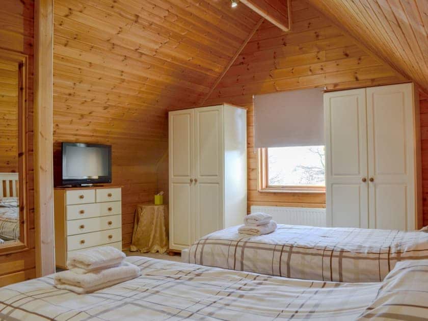 Comfortable twin bedroom | Quarry Lodge, Munsley, near Ledbury