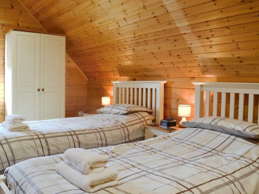 Comfy twin bedroom | Quarry Lodge, Munsley, near Ledbury