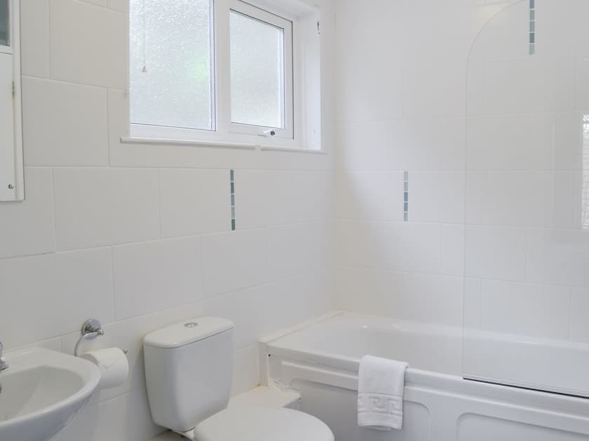 Bathroom | Valley Lodge 47, Gunnislake, near Callington