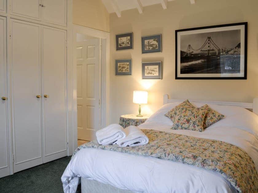 Double bedroom | Inverchroskie Cottage - Inverchroskie, Enochdhu, near Pitlochry