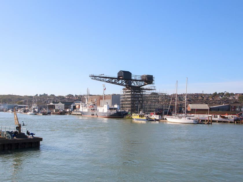 Iconic 1912 Hammer Head crane | Anchor Cottage, East Cowes