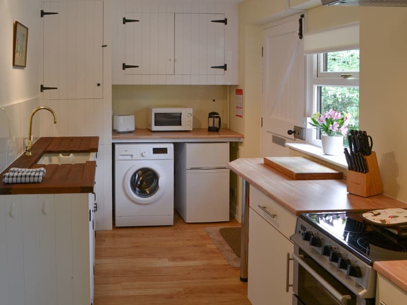 Kitchen | Broad Cottage Boathouse, Ranworth, near Wroxham