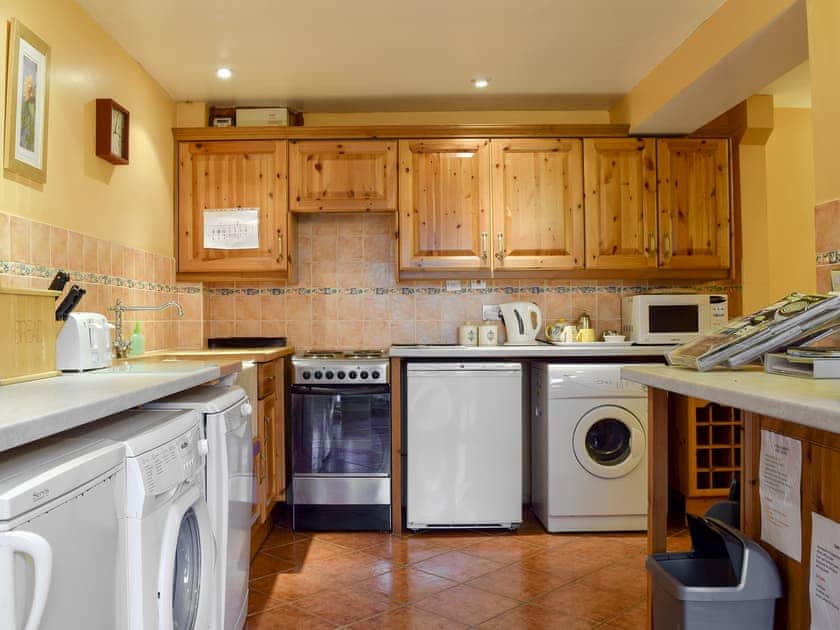 Well equipped kitchen | The Stables - Harvey Gate Farm, Onecote