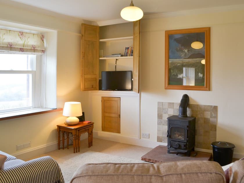 Tastefully furnished living/dining room with wood burner | Loadpot, Ullswater