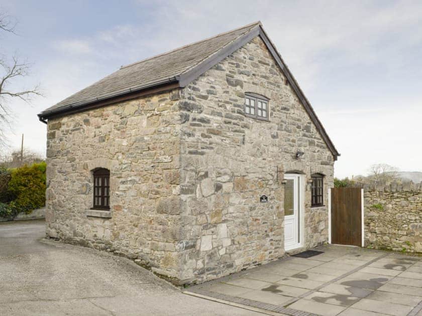 Charming holiday home | The Coach House at Old Vicarage Cottage, Betws-yn-Rhos, near Abergele