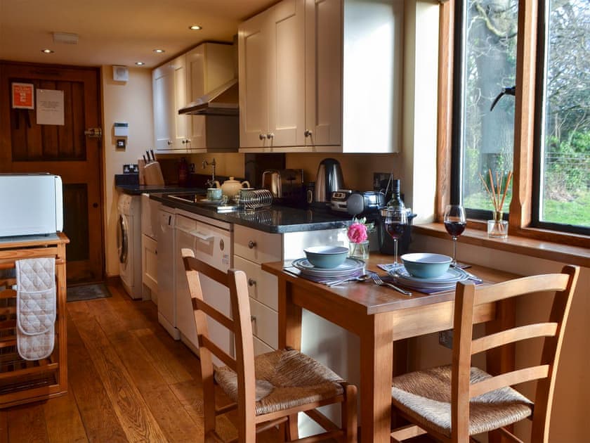 Kitchen and dining area | The Cow Stall, Blackboys, near Uckfield