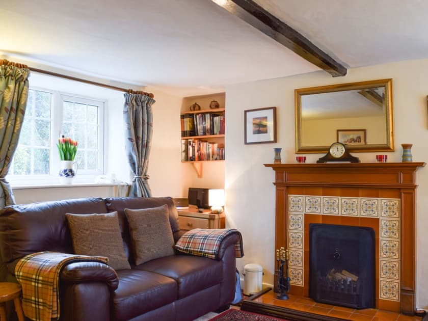 Delightful beamed living room | Westover Cottage, Nr. Abingdon